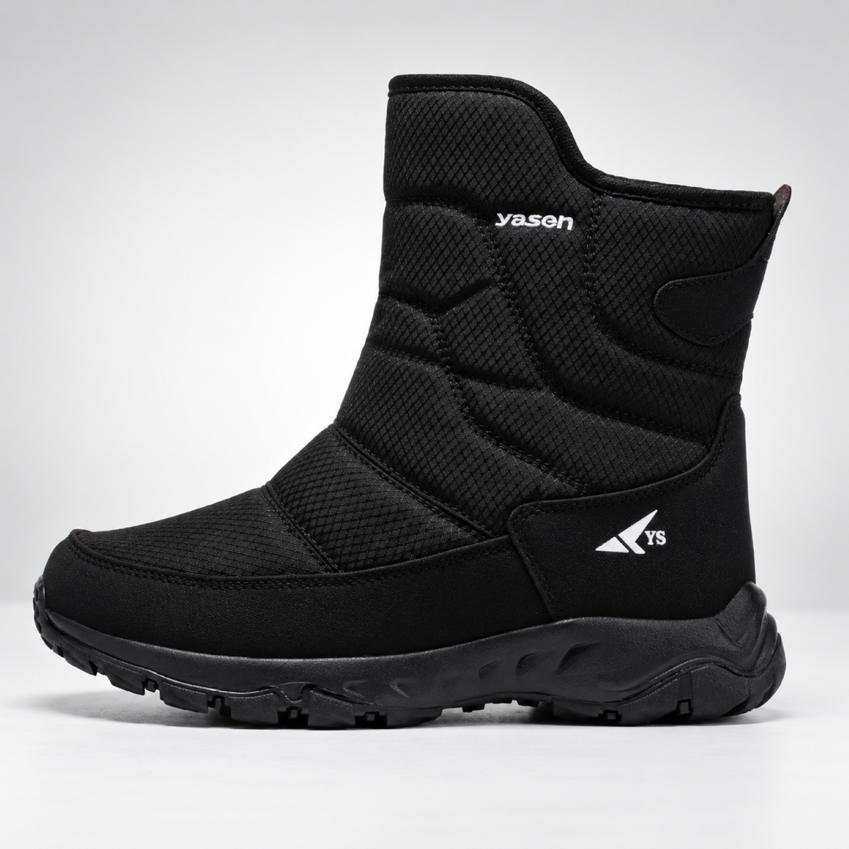 Buty zimowe męskie czarne – zdjęcie produktu na białym tle