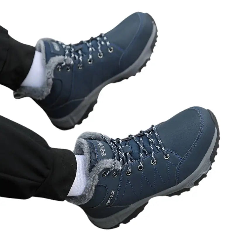 Ocieplane buty zimowe męskie z futrzanym kołnierzem i antypoślizgową podeszwą