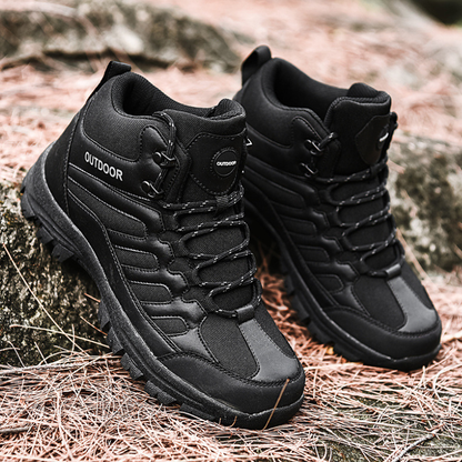 Czarne buty trekkingowe męskie za kostkę z chwytną podeszwą