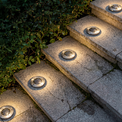 Solarna Lampa Naziemna – Oświetlenie Ścieżek LED – Automatyczne Nocne Światło