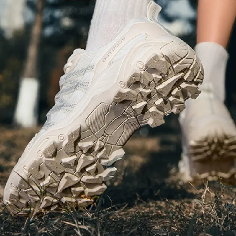 Buty trekkingowe męskie ze stabilną podeszwą profilowaną