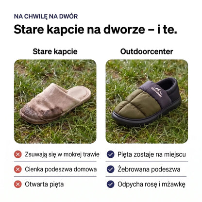 Stare kapcie w mokrej trawie obok kapci z zakrytą piętą